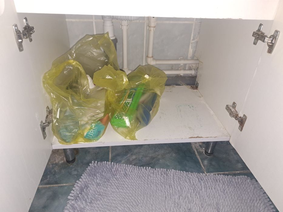 Тумбочка с раковиной