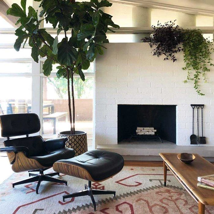 Fotoliu și taburet replica Eames Lounge Chair, studio, cabinet, birou