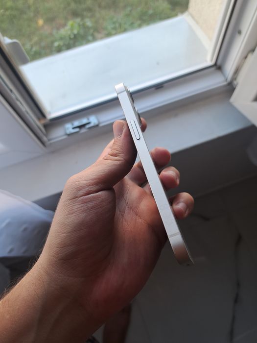 Schimb iPhone 13 Alb cu iOS 18. 72% baterie