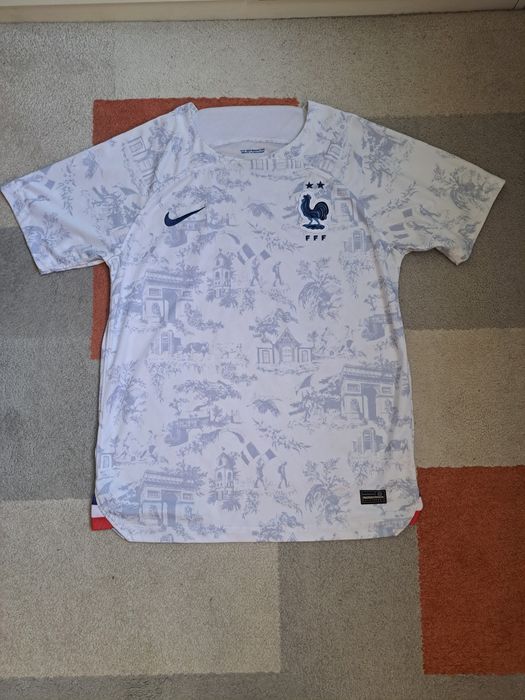 Футболна фланелка на Франция.