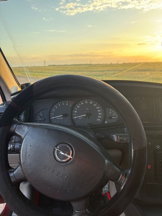 Opel Omega B 2000 г.в.