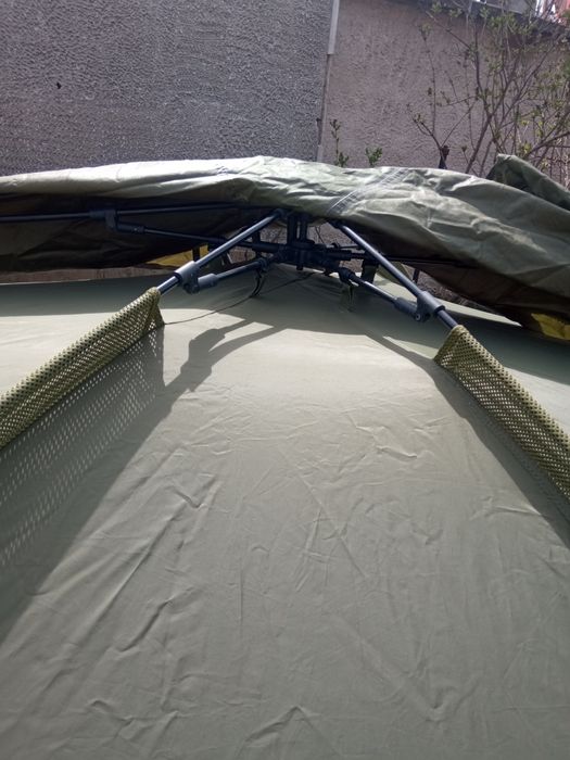 Продавам шаранска палатка запазена разпъва се лесно става за две легла