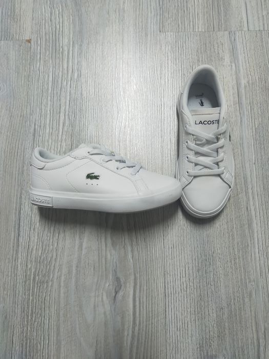 Pantofi sport marca Lacoste