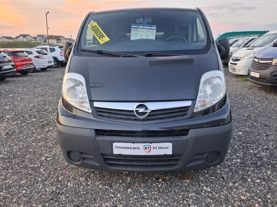 Opel Vivaro ( Renault Trafic )