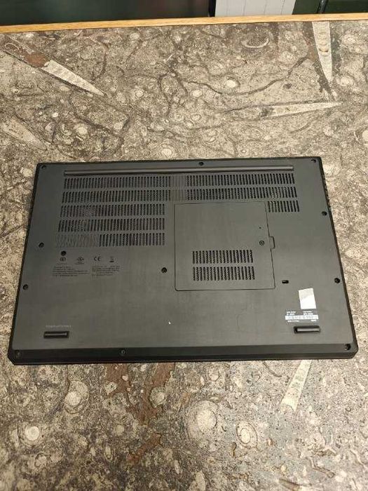 Lenovo ThinkPad P-15 - gen. 2 - работна станция - с 2 зарядни