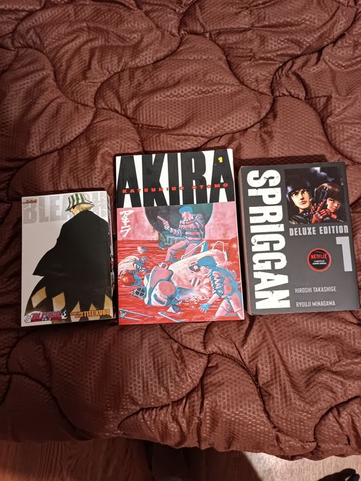 Продавам три дебели манги