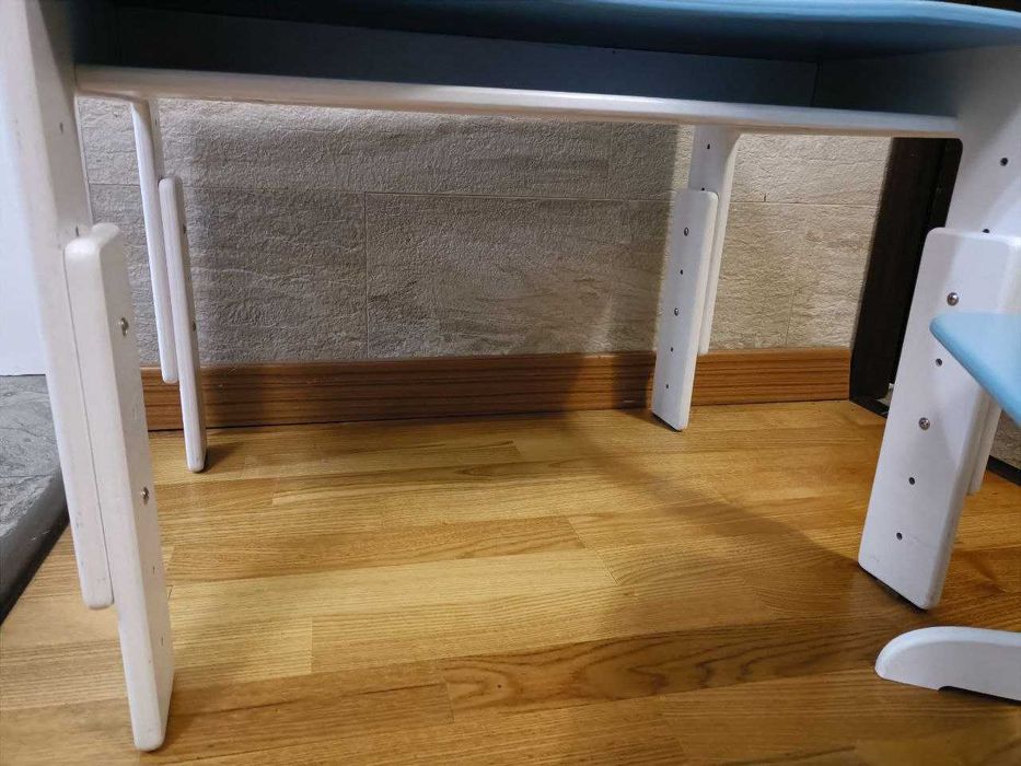 Детский стол и стул растущие