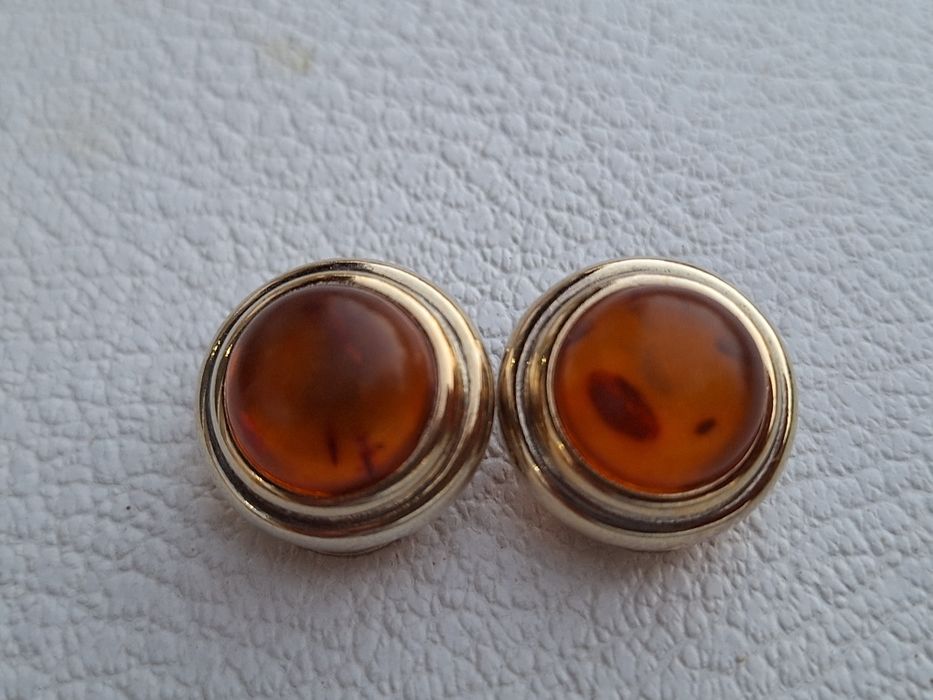 Сребърни обици с кехлибар