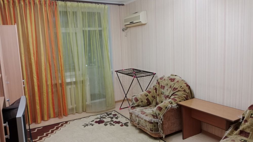 Сдаётся 2-ком. кв. В центре.