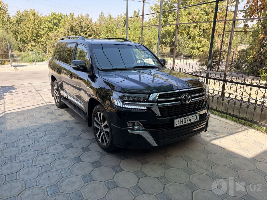 Toyota Land Cruiser 200 год 2014
