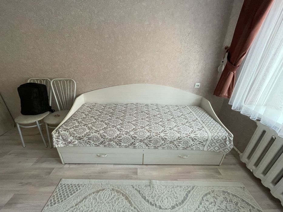 Кровать в хорошем состоянии