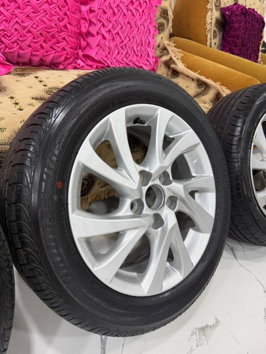 Шины + диски на Toyota Corolla