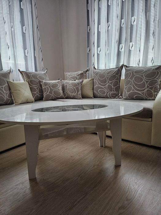 Холна маса, овал