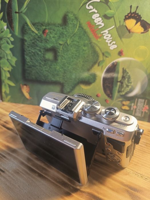 Olympus E-PL7+ чисто нови батерии