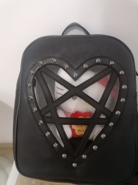 Черна готик раница heartagram