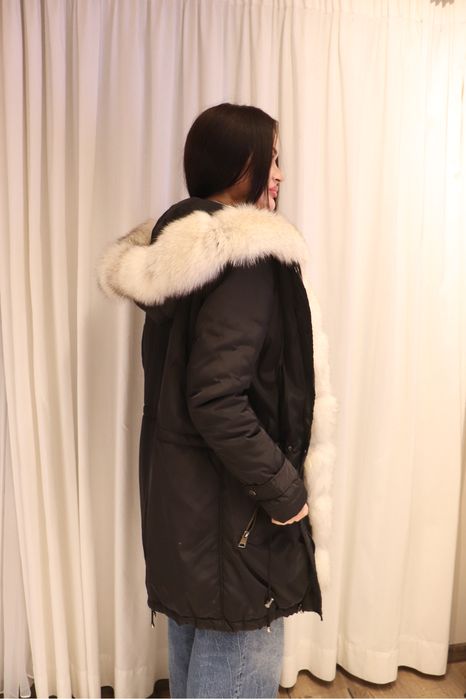 Парка с яка от лисица