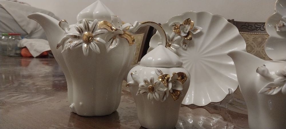 Chiroyli oq idishlar