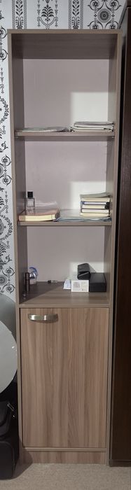 Столы и шкаф для офиса