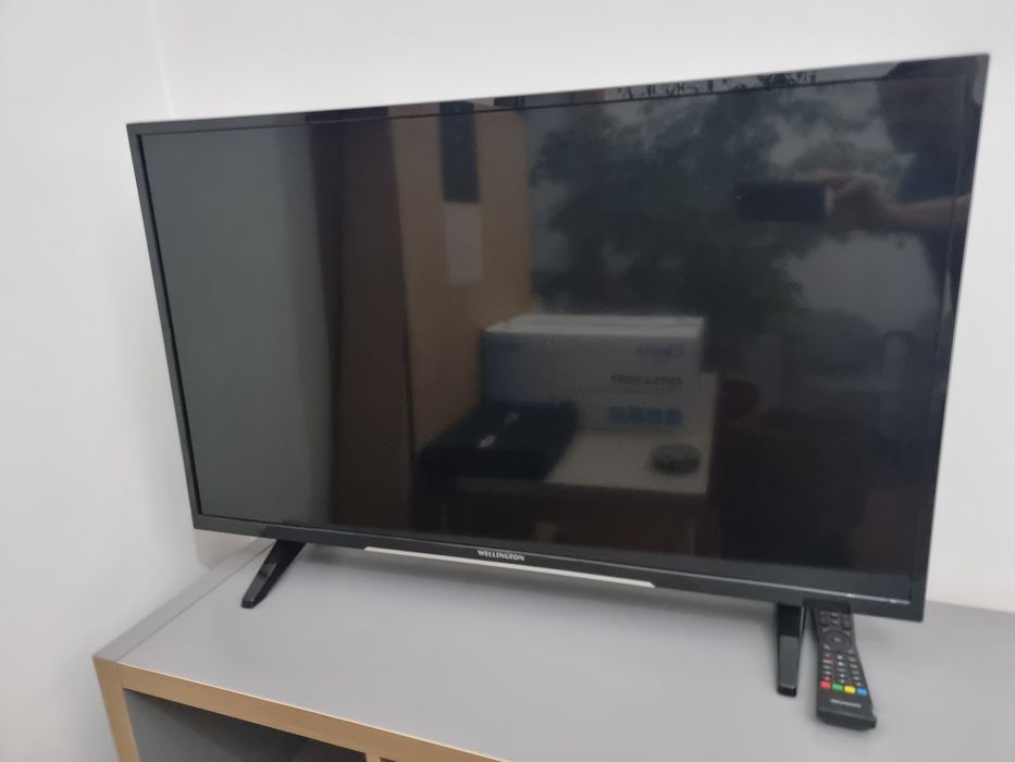 Tv smart Wellington 40" folosit