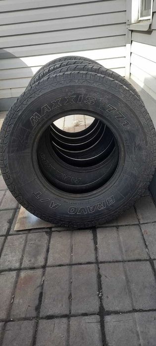 Продам шины 235х75хR15