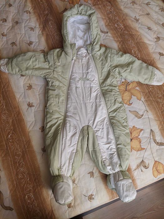 2 броя Бебешки космонавт размер 74