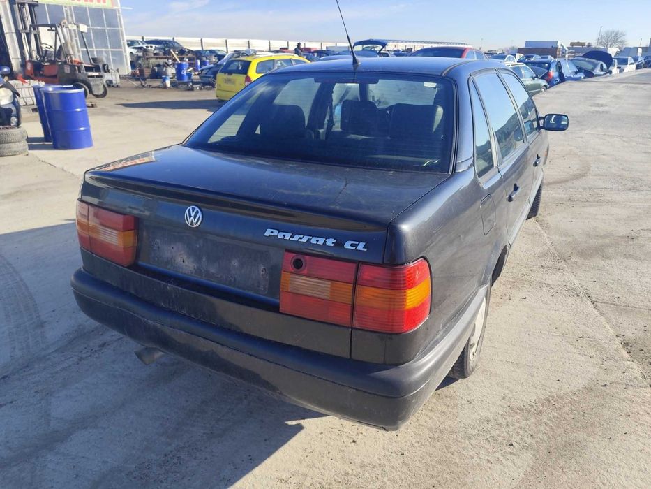 VW Passat 1.8 - 90к.с - 1994г. части