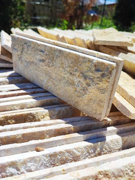 Piatra decorativa scapitata calcar Yellow