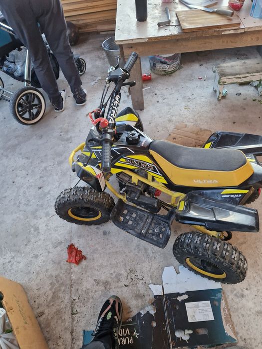 Vând sau schimb cu Ps5atv copii benzină