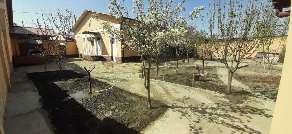 Qoqon shaxar Ayraport xududi Kotedj Xovli sotiladi