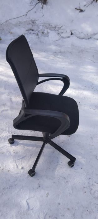 Продам стул офисный.