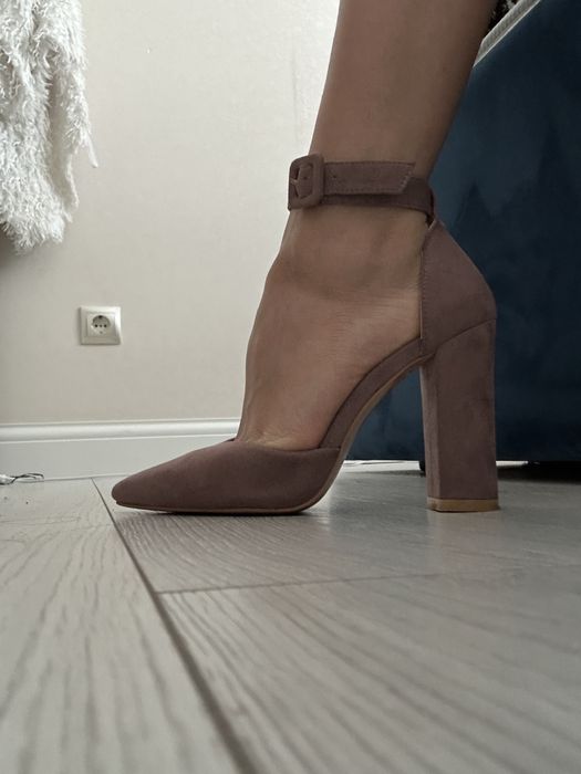 Туфли на ремешке