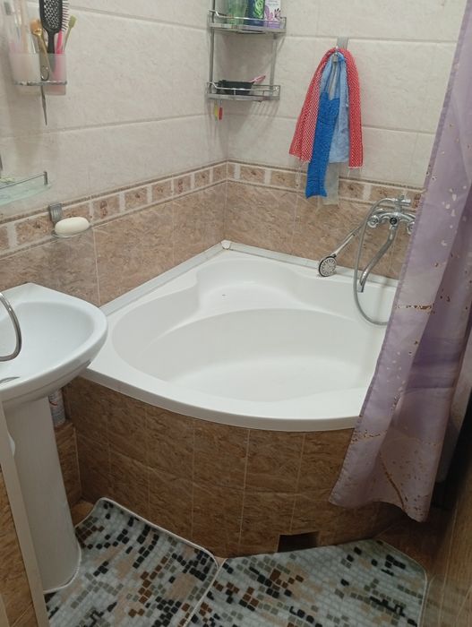Massiv Qoyliq 3 xonali kvartira sotiladi