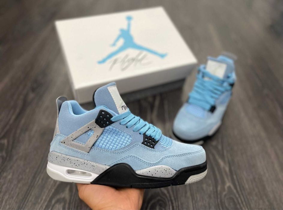 Jordan 4 Uniersity blue - 39