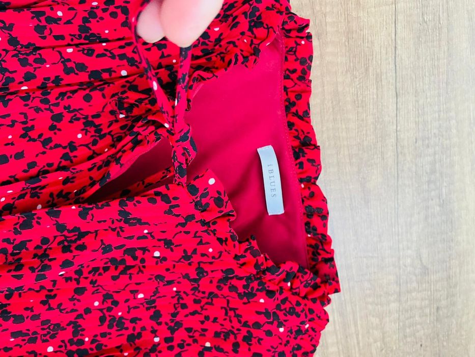 Rochie iBlues, nouă fără eticheta