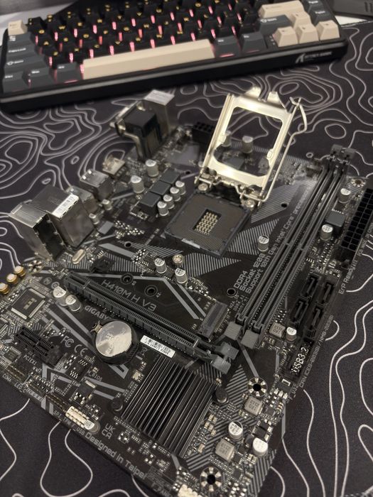 Продам материнскую плату Gigabyte H410M H V3