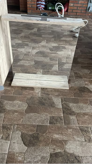 Mobiler baie , cu oglinda , stare foarte buna,