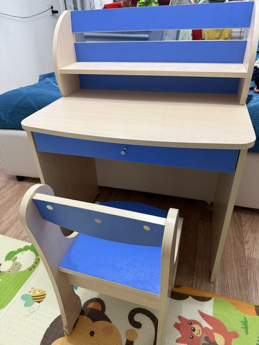 Детский стол со стульчиком