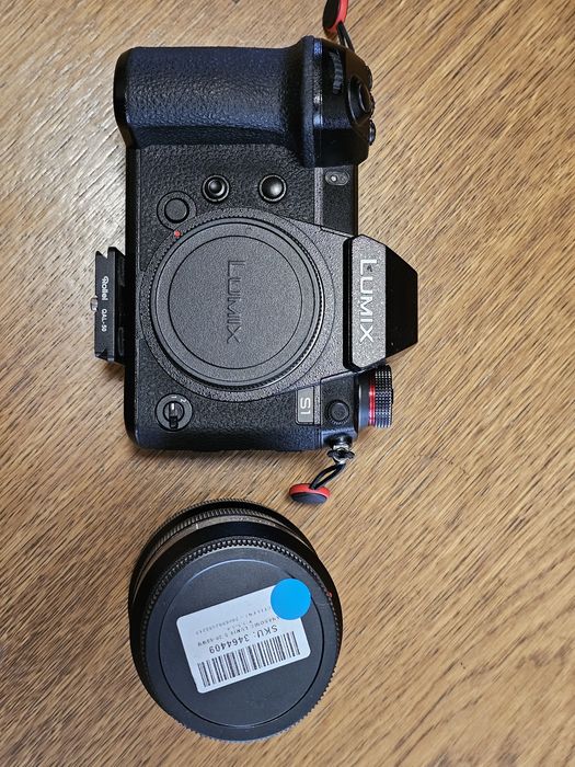 Lumix S1 DC-S1, LUMIX 20-60mm f/3.5-5.5