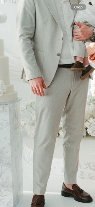 Официален костюм