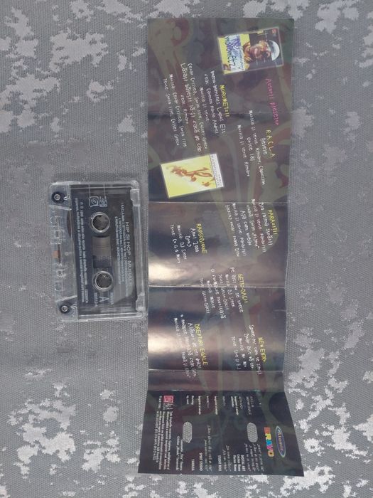 HIP ȘI HOP – MURALE | Casetă hip-hop românesc anii ’90 | Paraziții, R.