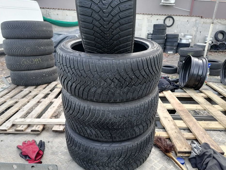 4 бр. Falken 215/40R17
