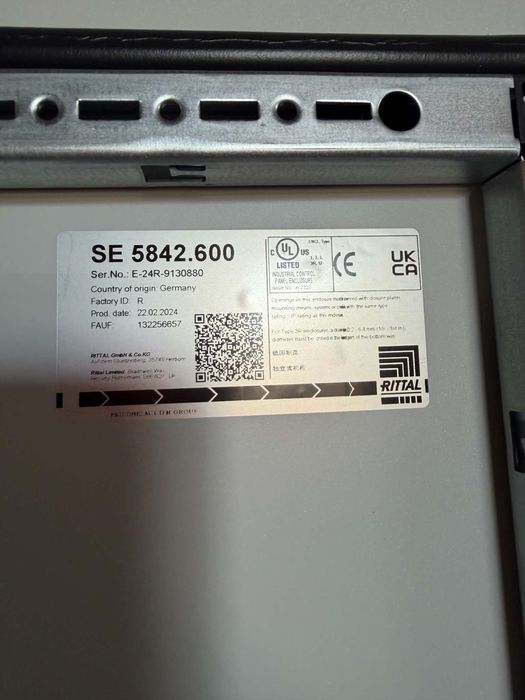 Vând stoc întreg dulapuri electrice industriale produse de Rittal.