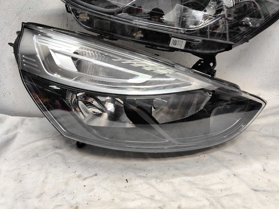 Оригинални  фарове  Рено Клио  Renault Clio