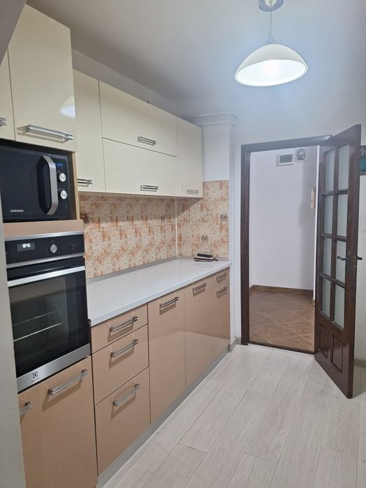 Apartament 3 camere, 9 Mai, Ploiești.