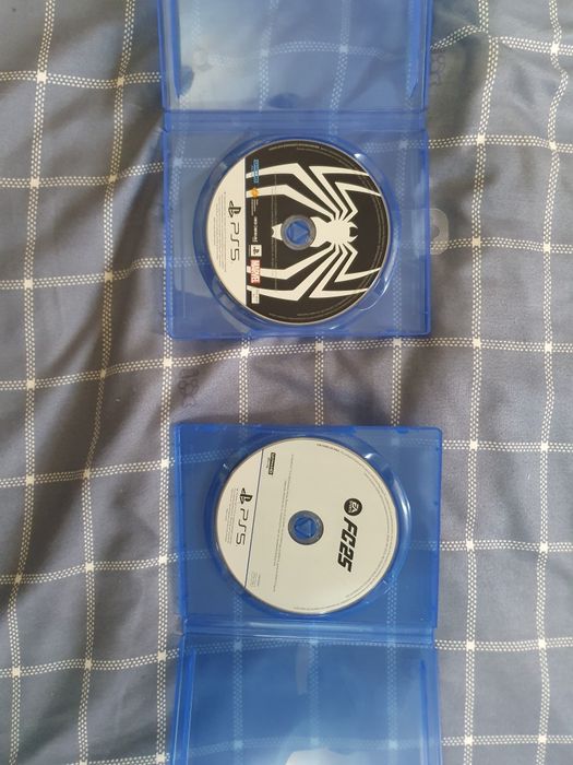 Диски с играми на PS5