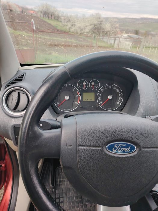 Vand Ford Fiesta 1.4 diesel 2007 preț 1400 euro