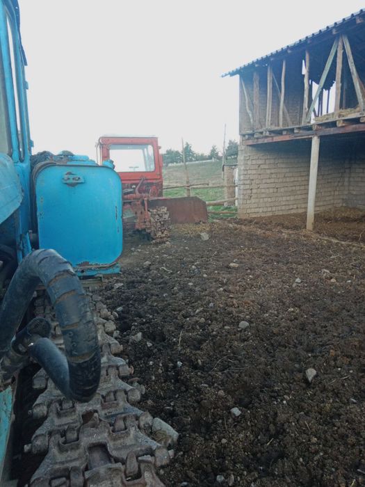 Buldozer va zapchaslari sotiladi yaxshi xolatda