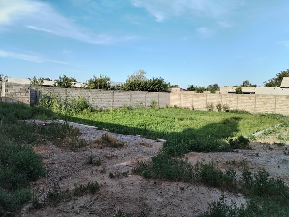 Tezda Uchastka sotiladi katej fasonda.