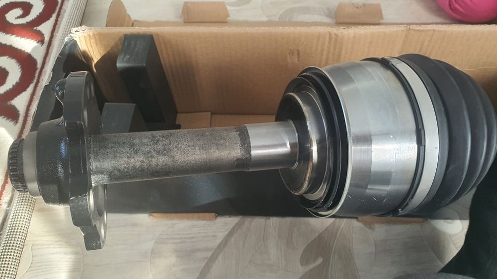 Продам привод от Лексус 470 с фланцем.