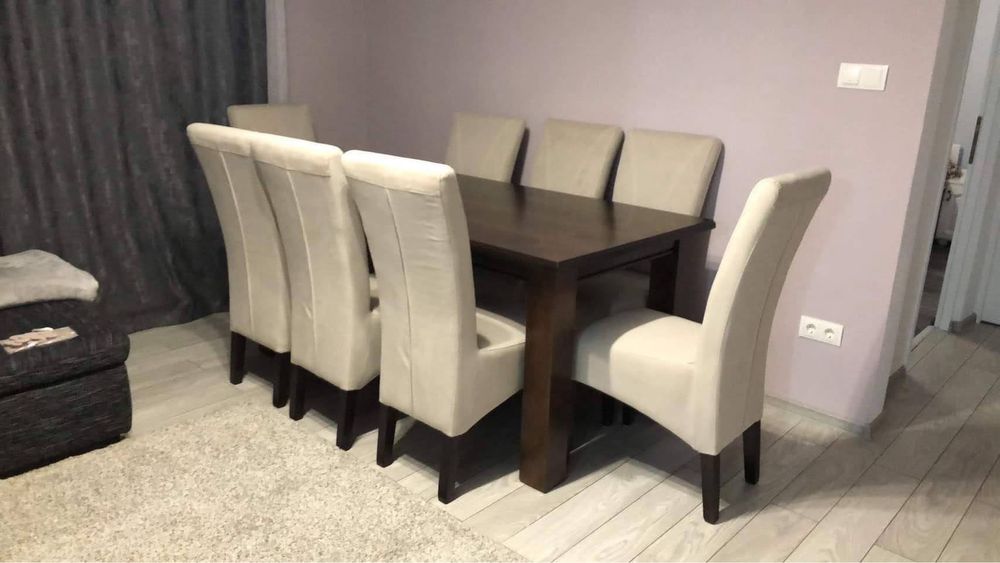 Masa din lemn masiv cu 8 scaune culoare nuc